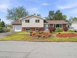 145 Johnson Crescent  Lower Sackville, NS B4C 1X4
