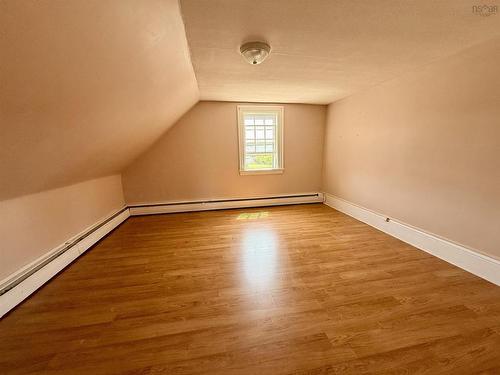27 Starrs Road, Yarmouth, NS - Indoor Photo Showing Other Room