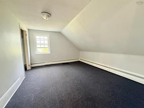27 Starrs Road, Yarmouth, NS - Indoor Photo Showing Other Room