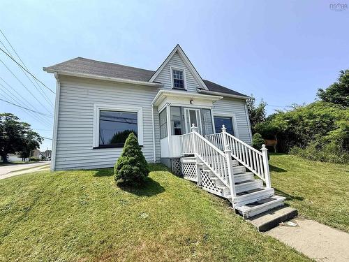 27 Starrs Road  Yarmouth, NS B5A 2S9