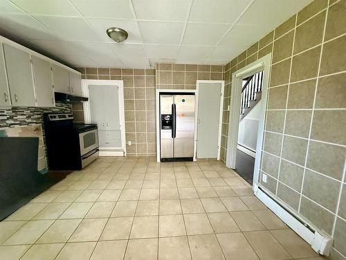 27 Starrs Road, Yarmouth, NS - Indoor Photo Showing Other Room