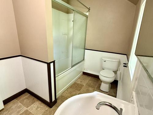 27 Starrs Road, Yarmouth, NS - Indoor Photo Showing Bathroom