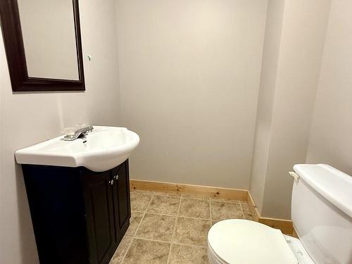 27 Starrs Road, Yarmouth, NS - Indoor Photo Showing Bathroom