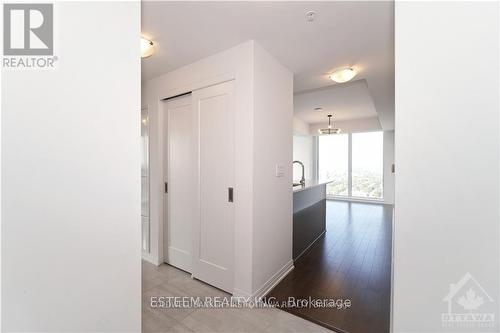 3601 - 805 CARLING AVENUE , Ottawa, Ontario K1S 5W9 5