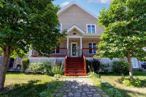 12 Rue Léonard  Saint-Sauveur, QC J0R 1R0