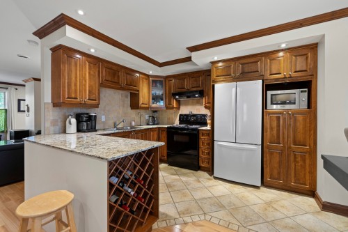 Cuisine - 12 Rue Léonard, Saint-Sauveur, QC - Indoor Photo Showing Kitchen With Double Sink