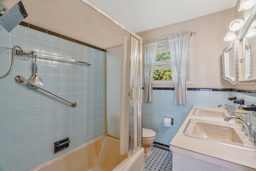 Salle de bains - 96 Av. Woodland, Beaconsfield, QC 