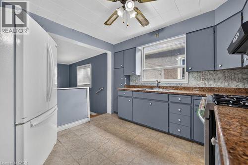 Kitchen - 23 Harrison Avenue, Hamilton, ON - Indoor Photo Showing Kitchen