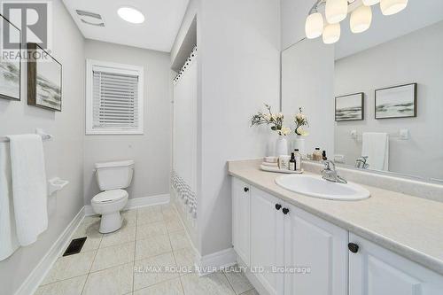 176 Bathgate Crescent, Clarington, ON - Indoor Photo Showing Bathroom
