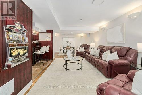 176 Bathgate Crescent, Clarington, ON - Indoor Photo Showing Living Room