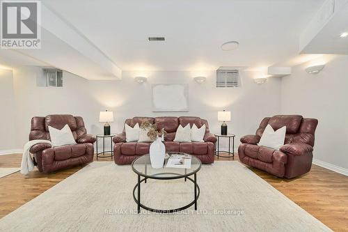176 Bathgate Crescent, Clarington, ON - Indoor Photo Showing Living Room