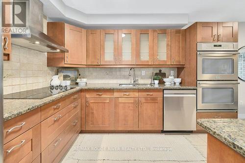 176 Bathgate Crescent, Clarington, ON - Indoor Photo Showing Kitchen With Double Sink