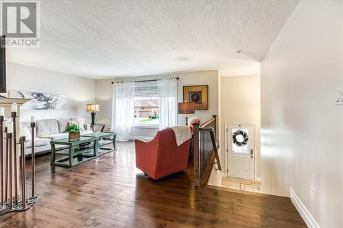 33 Oak, Capreol, ON - Indoor Photo Showing Living Room