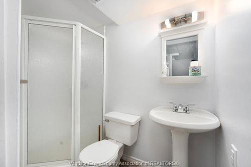 8665 Darlington Crescent, Windsor, ON 
