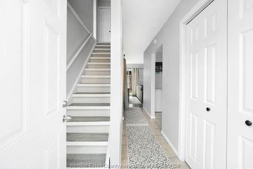 8665 Darlington Crescent, Windsor, ON 