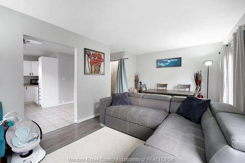8665 Darlington Crescent, Windsor, ON 