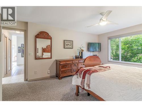 4122 Gallaghers Boulevard S, Kelowna, BC - Indoor Photo Showing Bedroom
