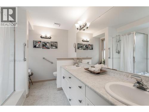 4122 Gallaghers Boulevard S, Kelowna, BC - Indoor Photo Showing Bathroom