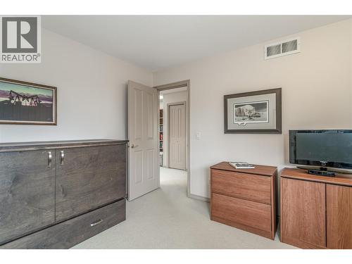4122 Gallaghers Boulevard S, Kelowna, BC - Indoor