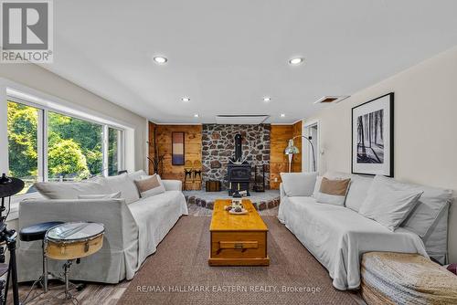 2694 County Road 6 E, Douro-Dummer, ON - Indoor Photo Showing Living Room