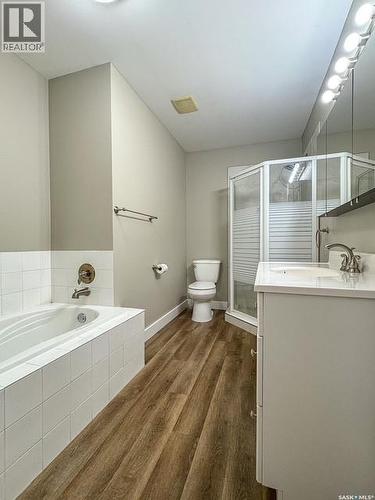 426 Colonel Otter Drive, Swift Current, SK - Indoor Photo Showing Bathroom