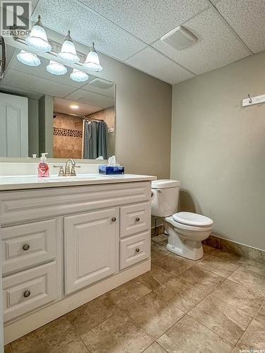 426 Colonel Otter Drive, Swift Current, SK - Indoor Photo Showing Bathroom