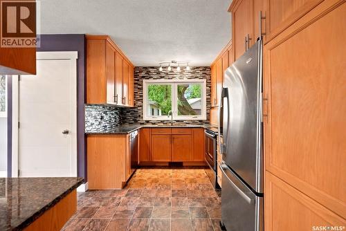 52 Tucker Crescent, Saskatoon, SK - Indoor Photo Showing Kitchen With Double Sink