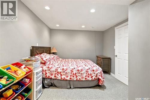 52 Tucker Crescent, Saskatoon, SK - Indoor Photo Showing Bedroom
