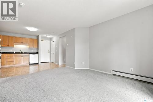 209 215 Lowe Road, Saskatoon, SK - Indoor Photo Showing Kitchen