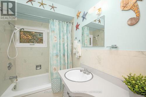 4pc Washroom - 1012 Armstrong Road, Gravenhurst, ON - Indoor Photo Showing Bathroom