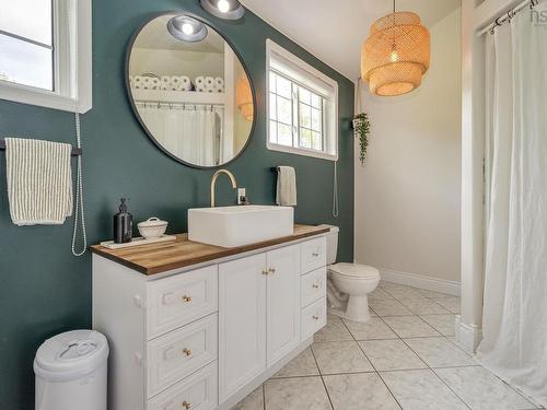 1006 Middle River Road, Rocklin, NS - Indoor Photo Showing Bathroom