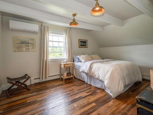 1006 Middle River Road, Rocklin, NS - Indoor Photo Showing Bedroom