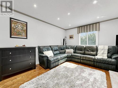 7 Cummings Court, Markham, ON - Indoor Photo Showing Living Room