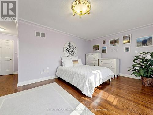 7 Cummings Court, Markham, ON - Indoor Photo Showing Bedroom