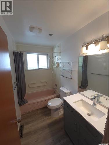 2509 Taylor Street, Saskatoon, SK - Indoor Photo Showing Bathroom