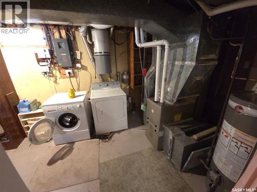 2509 Taylor Street, Saskatoon, SK - Indoor Photo Showing Laundry Room