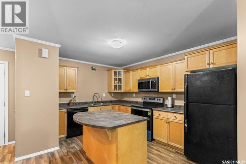 1002 715 Hart Road, Saskatoon, SK - Indoor Photo Showing Kitchen