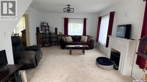 402 Saskatchewan Avenue, Torquay, SK - Indoor Photo Showing Living Room