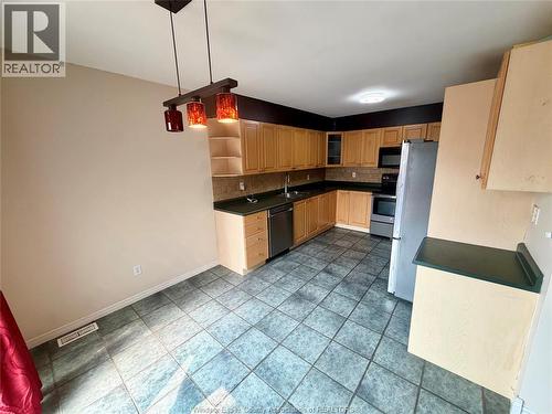 1484 Border, Tecumseh, ON - Indoor Photo Showing Kitchen