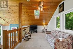 Could be an office area or extra sleeping space - 