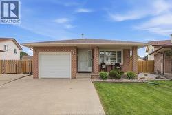 3375 DOLPHIN COURT  Windsor, ON N8R 2G7
