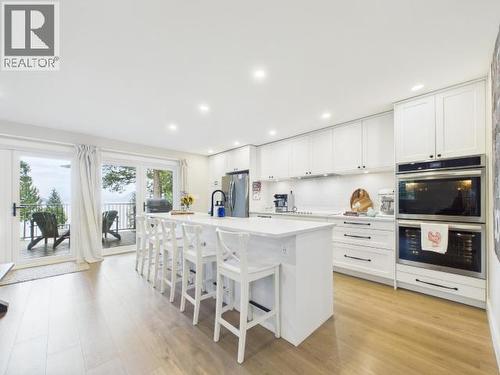 2158 Roberts Road, Powell River, BC - Indoor Photo Showing Kitchen With Upgraded Kitchen