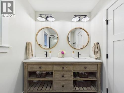 2158 Roberts Road, Powell River, BC - Indoor Photo Showing Bathroom