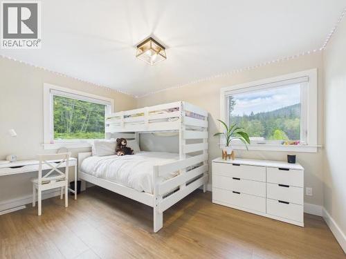 2158 Roberts Road, Powell River, BC - Indoor Photo Showing Bedroom