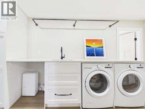 2158 Roberts Road, Powell River, BC - Indoor Photo Showing Laundry Room