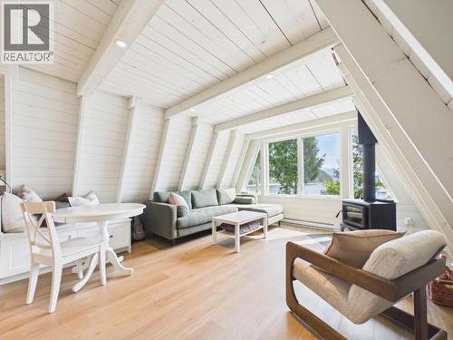 2158 Roberts Road, Powell River, BC - Indoor