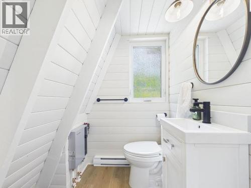 2158 Roberts Road, Powell River, BC - Indoor Photo Showing Bathroom