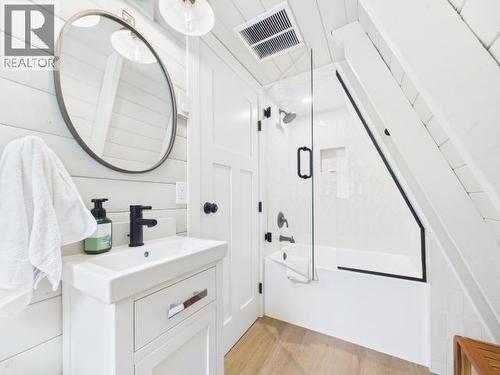 2158 Roberts Road, Powell River, BC - Indoor Photo Showing Bathroom