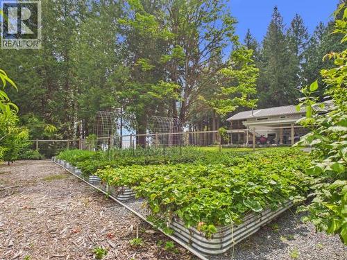 2158 Roberts Road, Powell River, BC - Outdoor
