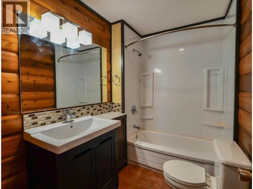 182 S Coach Road, Quesnel, BC - Indoor Photo Showing Bathroom